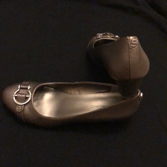 Shoes - Picture 2 of 7